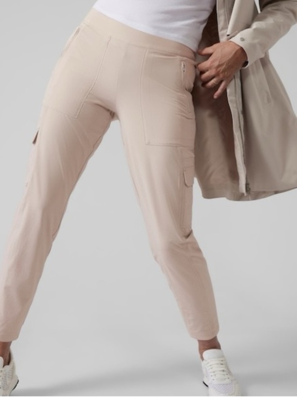 Athleta Chelsea Cargo Lined Beige Pants